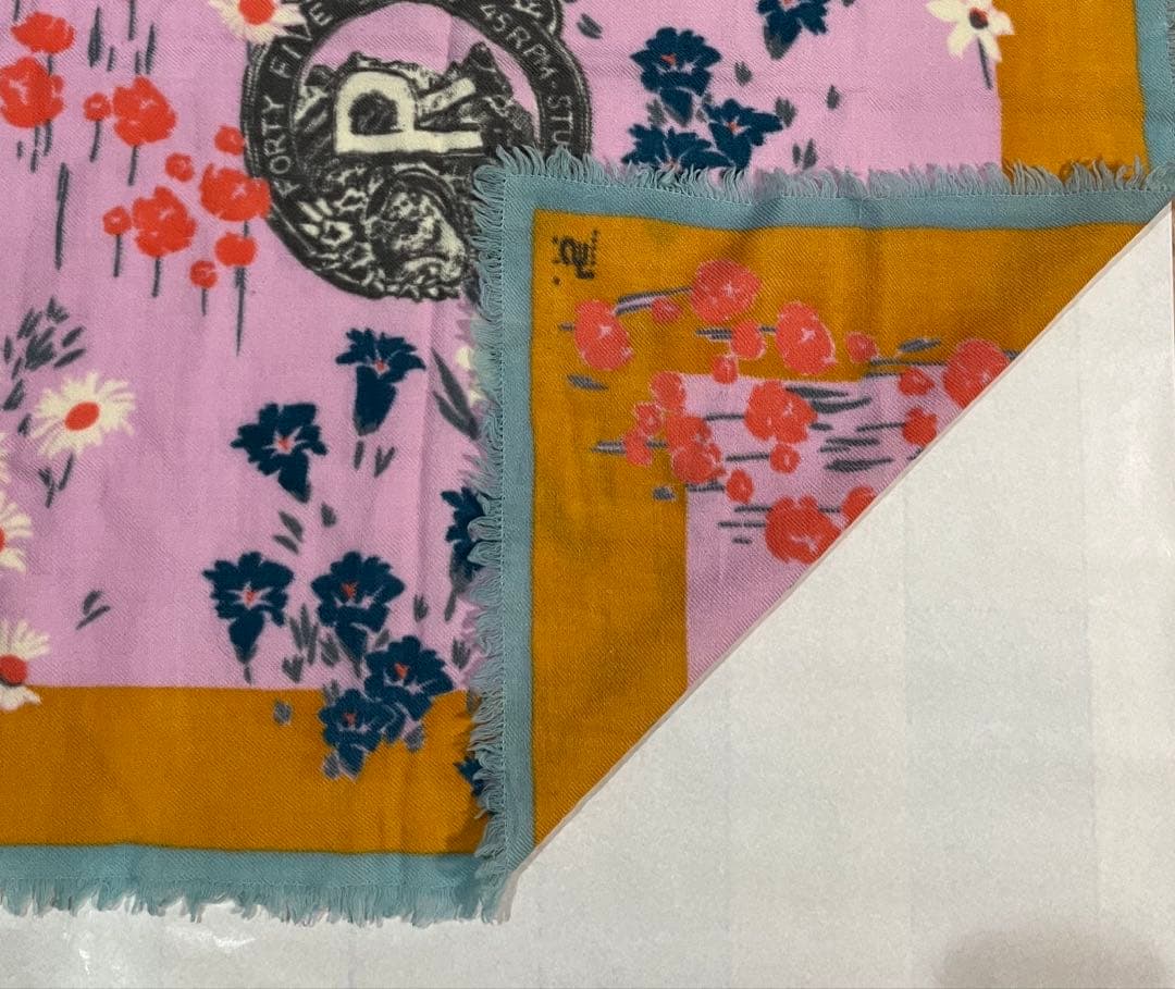 ウールのカントリーフラワーストール