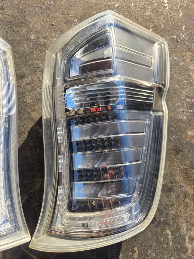 RK5　ホンダ　ステップワゴン　テールランプ