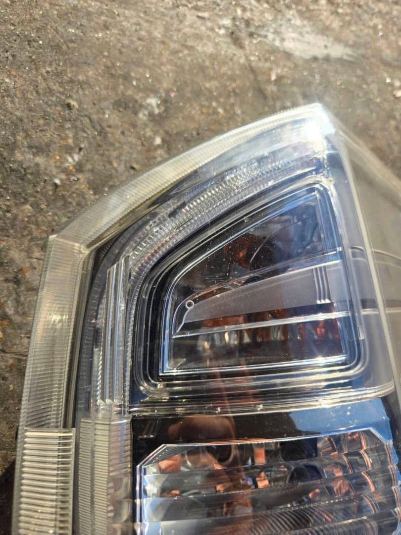 RK5　ホンダ　ステップワゴン　テールランプ