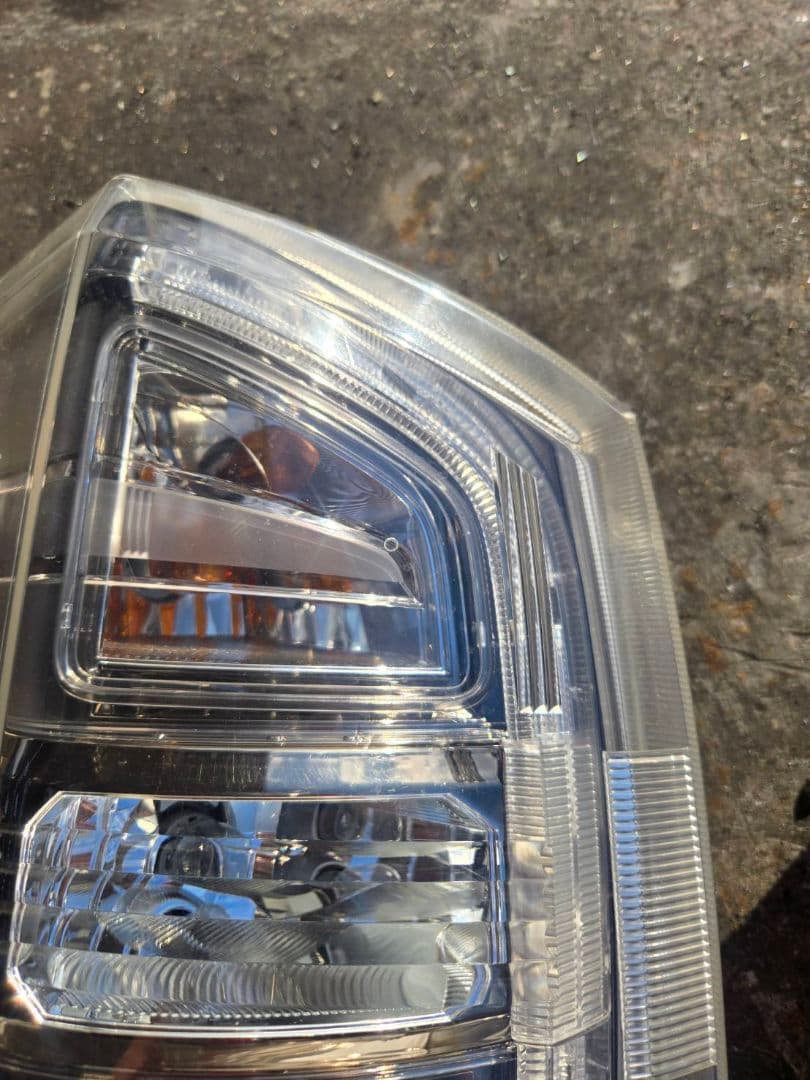 RK5　ホンダ　ステップワゴン　テールランプ