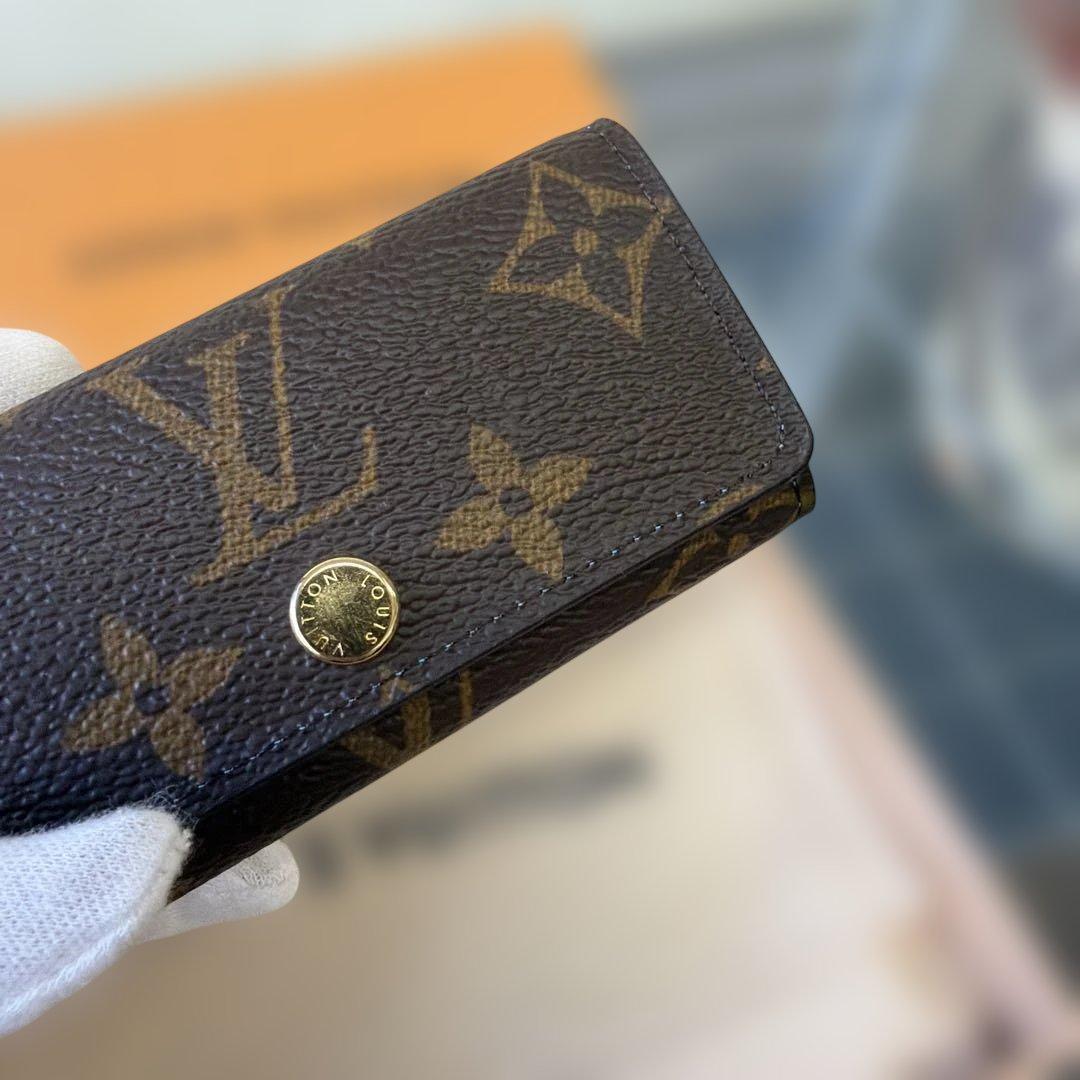 Louis Vuitton ミュルティクレ4 キーケース ブルー