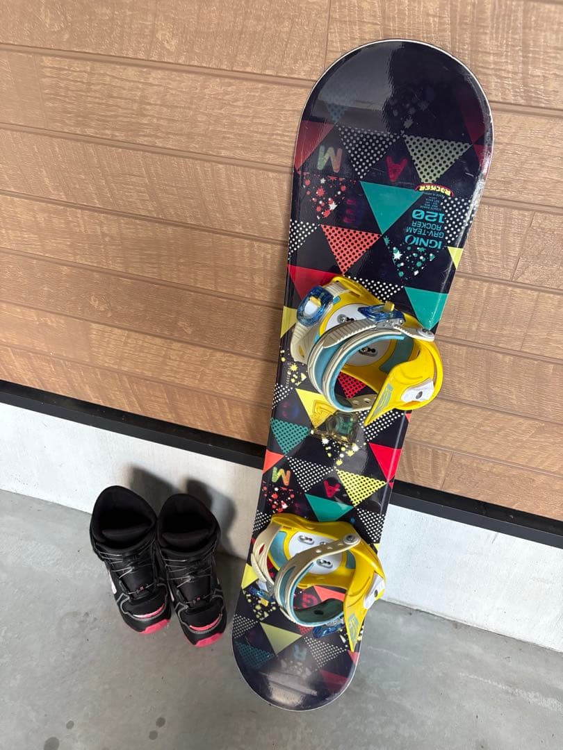 子供用スノーボード3点セット板120ブーツ22.5cmジュニアスノーボードセット