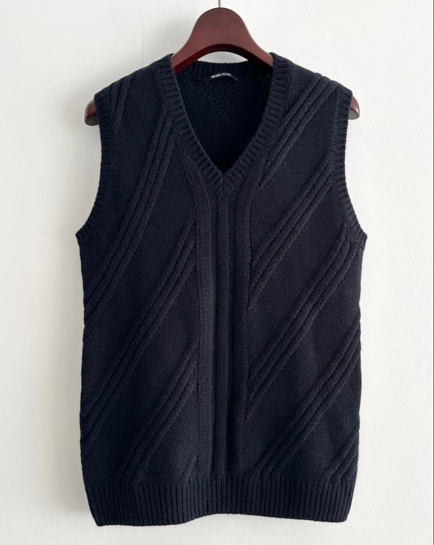 【希望価格今日のみ】PRADA CASHMEREPATTERN KNITVEST