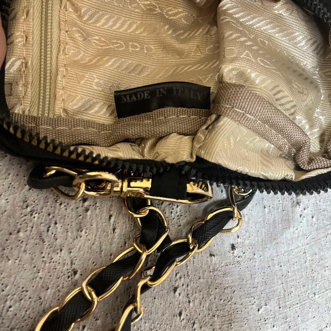 PRADAノベルティポーチ　 ショルダー