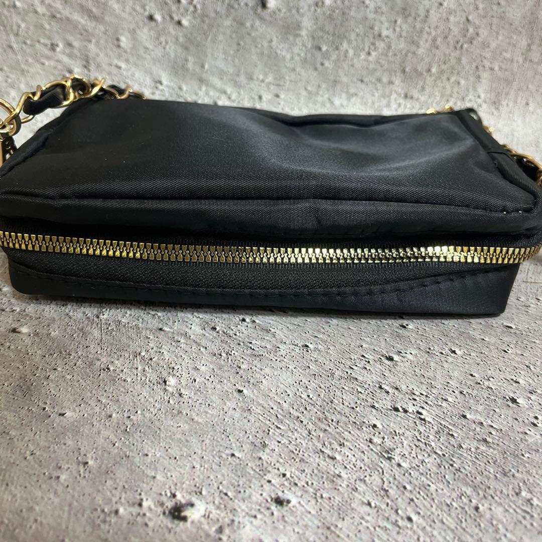 PRADAノベルティポーチ　 ショルダー