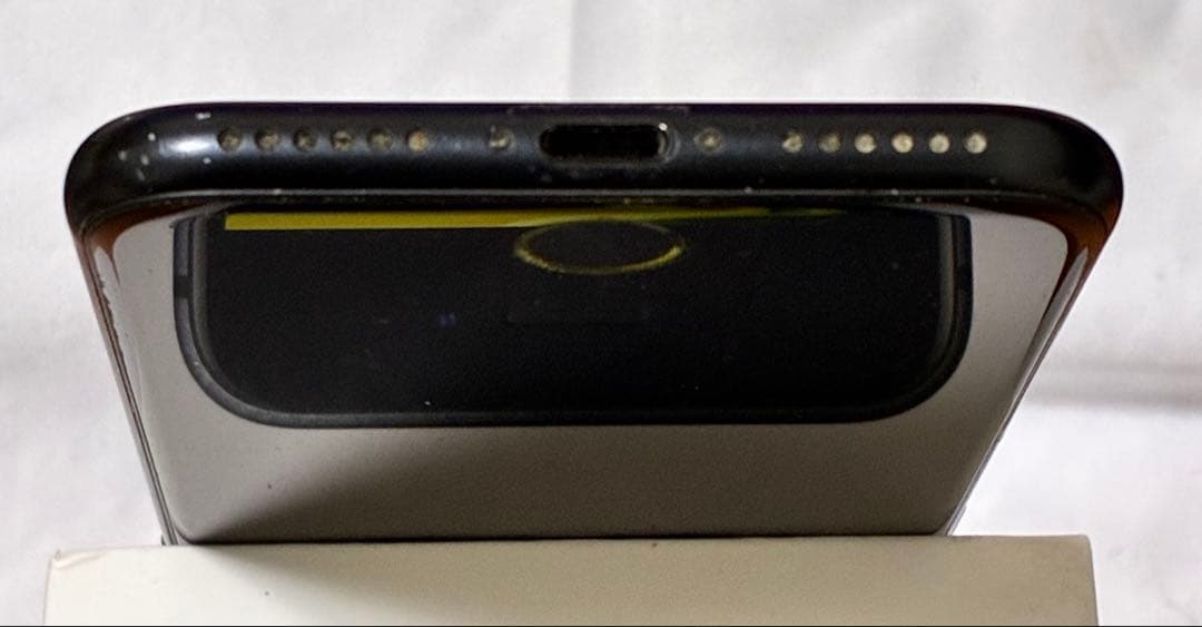 Apple iPhone SE第二世代 アクティベーションロック解除SIMフリー