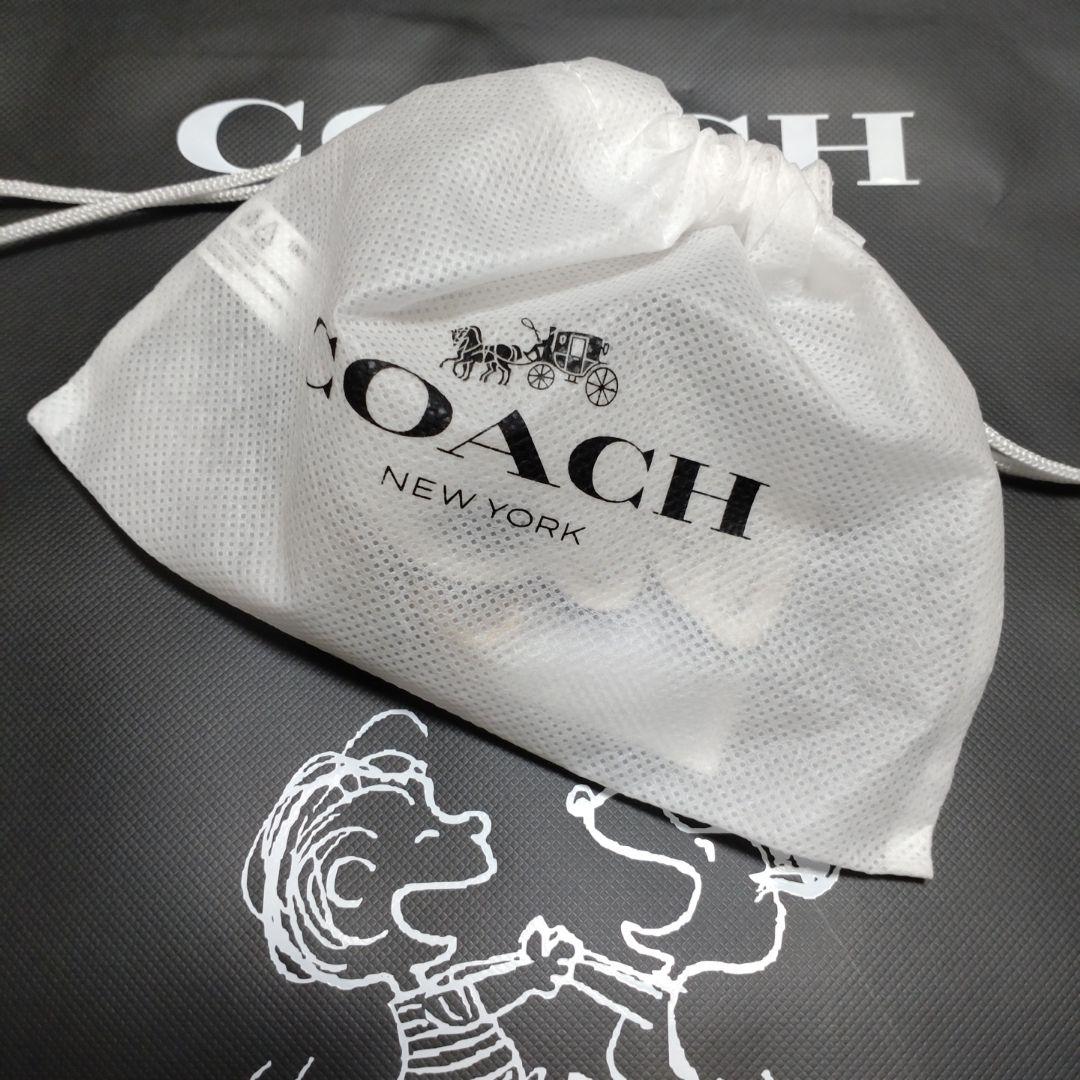 COACH ✕ PEANUTS バッグチャーム スヌーピー チョーク