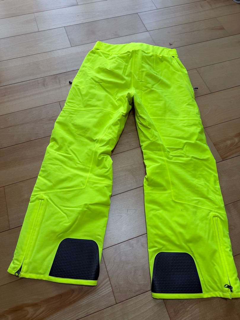 ONYONE 蛍光グリーン スキーウェア　2024年モデル