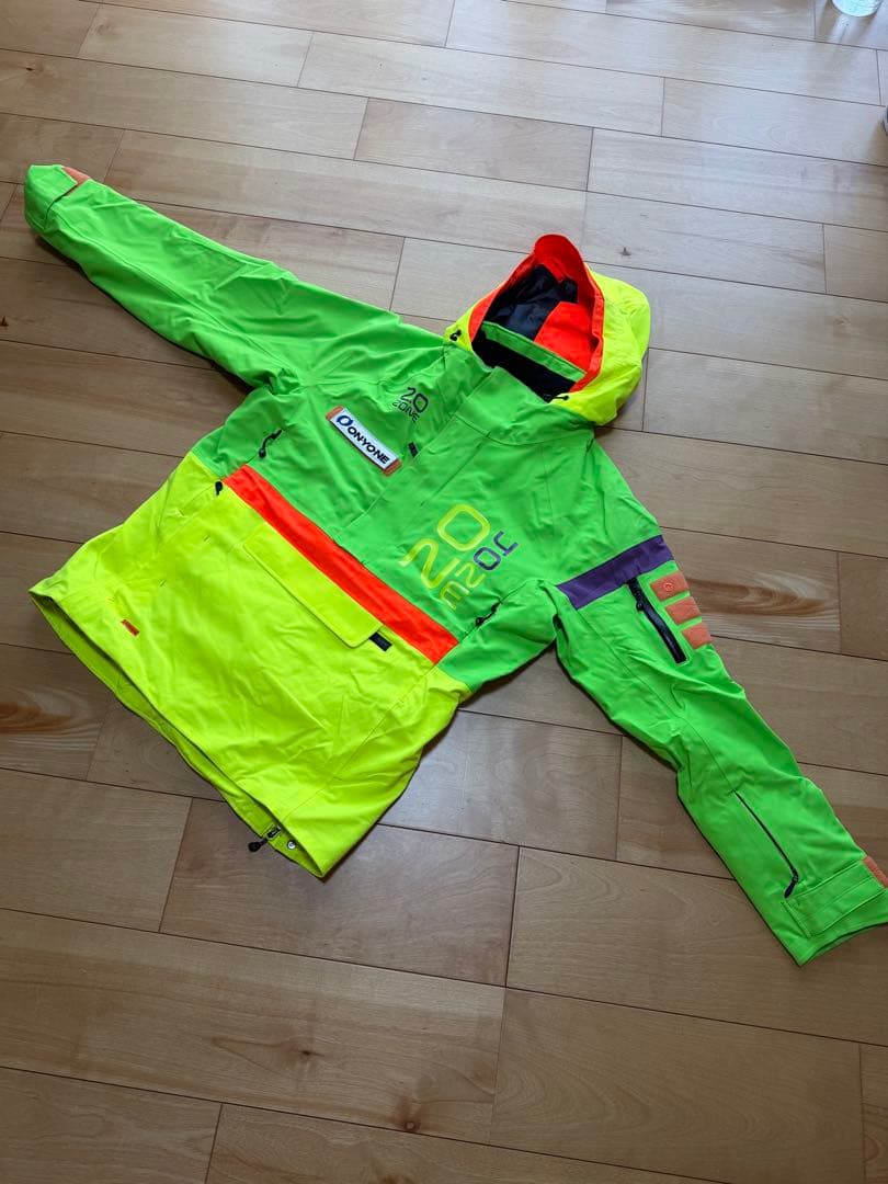 ONYONE 蛍光グリーン スキーウェア　2024年モデル