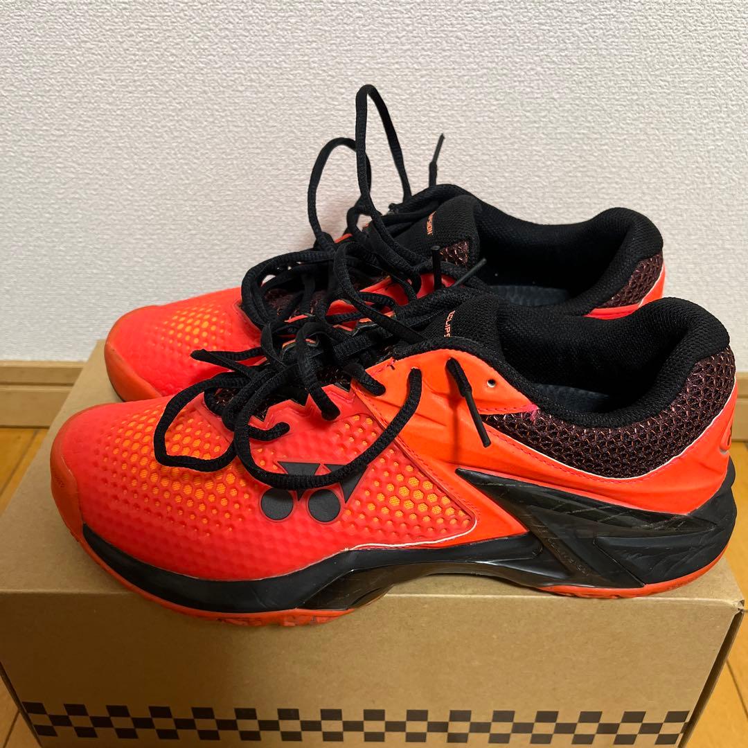 【moanin】YONEXテニスシューズ　オレンジ/ブラック