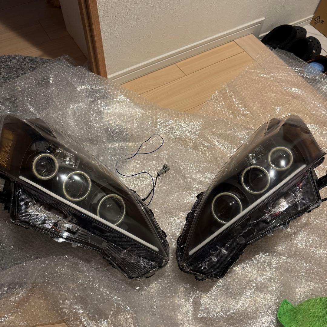 プリウス α 純正 加工品 3連 イカリング付 前期 LED ヘッドライト