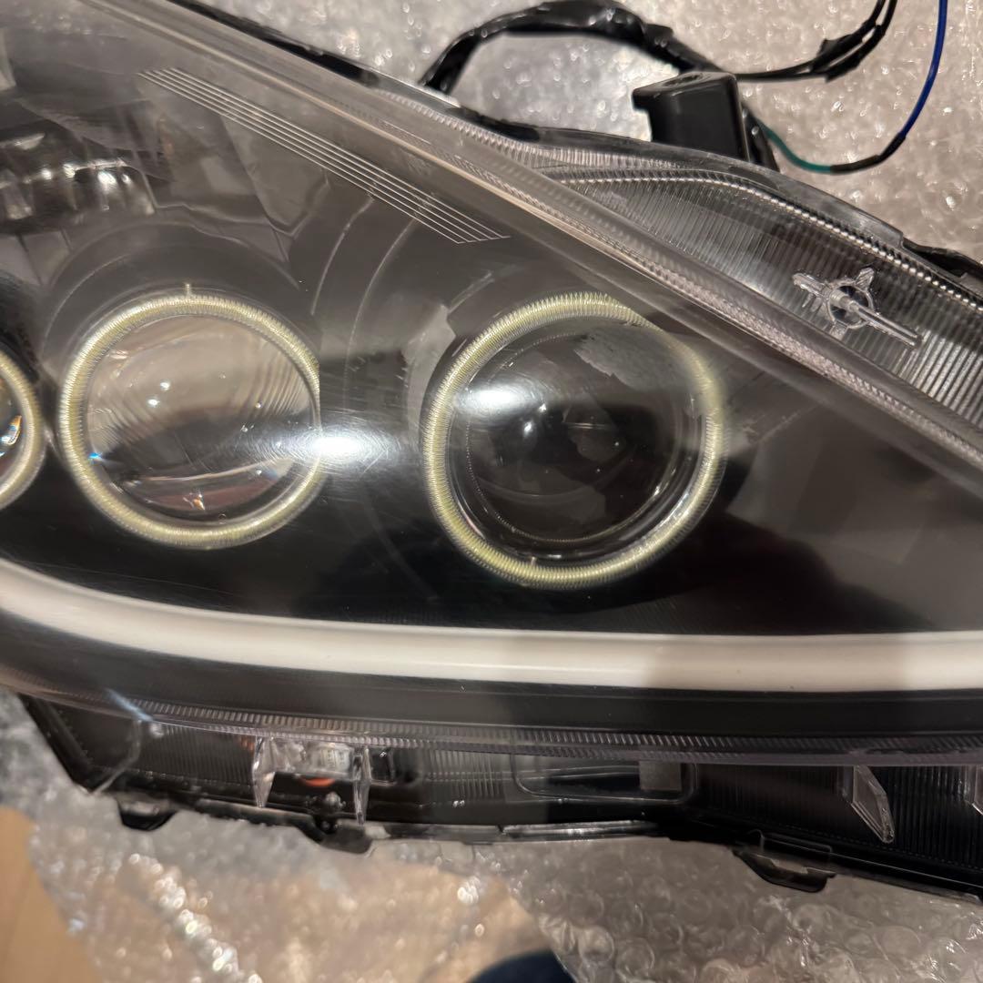 プリウス α 純正 加工品 3連 イカリング付 前期 LED ヘッドライト