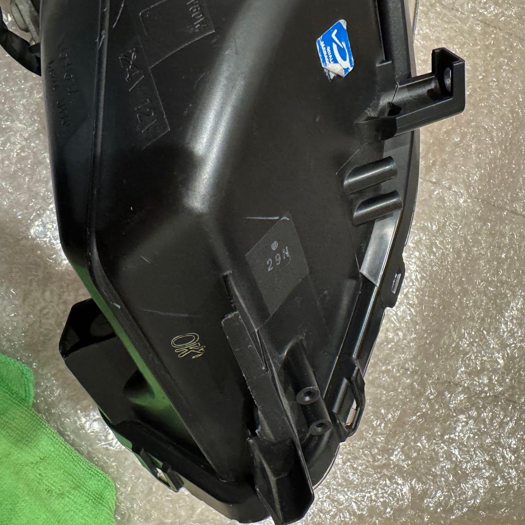 プリウス α 純正 加工品 3連 イカリング付 前期 LED ヘッドライト