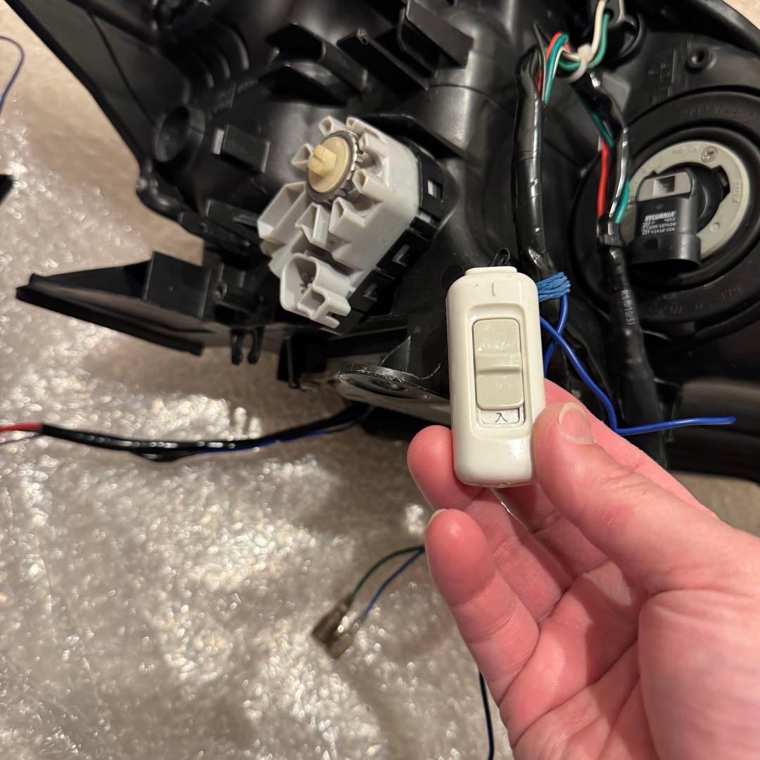 プリウス α 純正 加工品 3連 イカリング付 前期 LED ヘッドライト