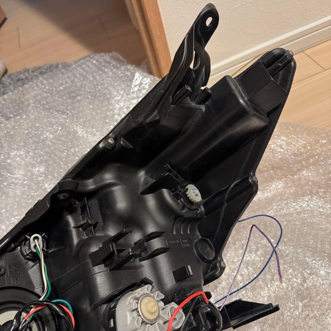 プリウス α 純正 加工品 3連 イカリング付 前期 LED ヘッドライト