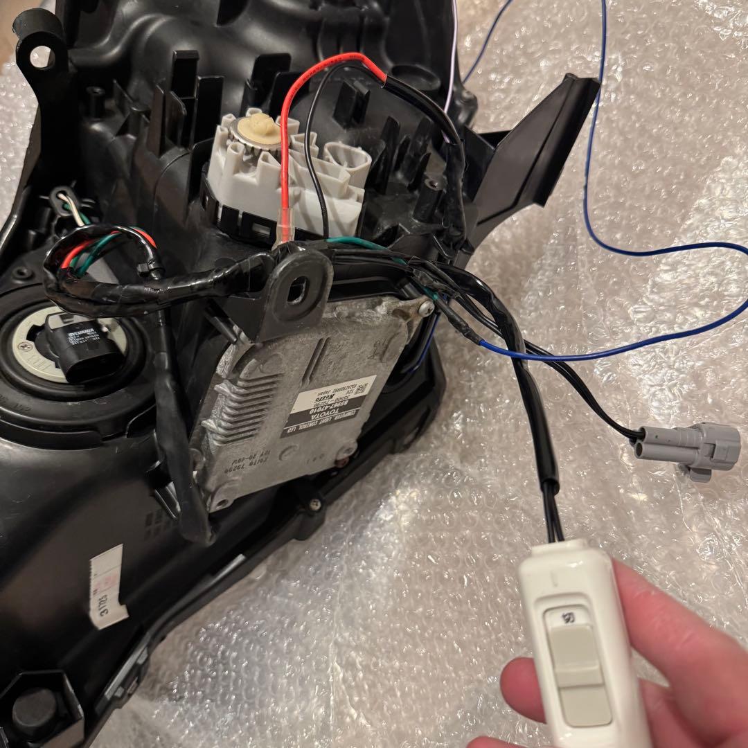 プリウス α 純正 加工品 3連 イカリング付 前期 LED ヘッドライト