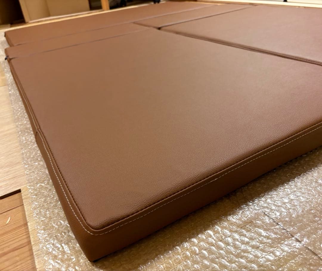 デリカD5専用ベッドキットの天板ライトブラウン