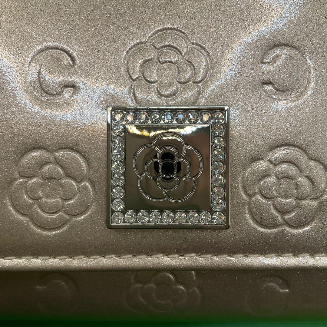 大人気【新品】CLATHA★ベティがま口長財布クレイサス白