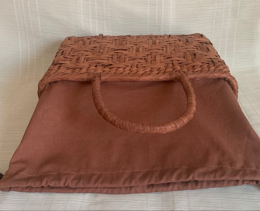 新入荷 新品 長野産 サイズM 職人手編み　連続網代編み　山葡萄籠バッグ