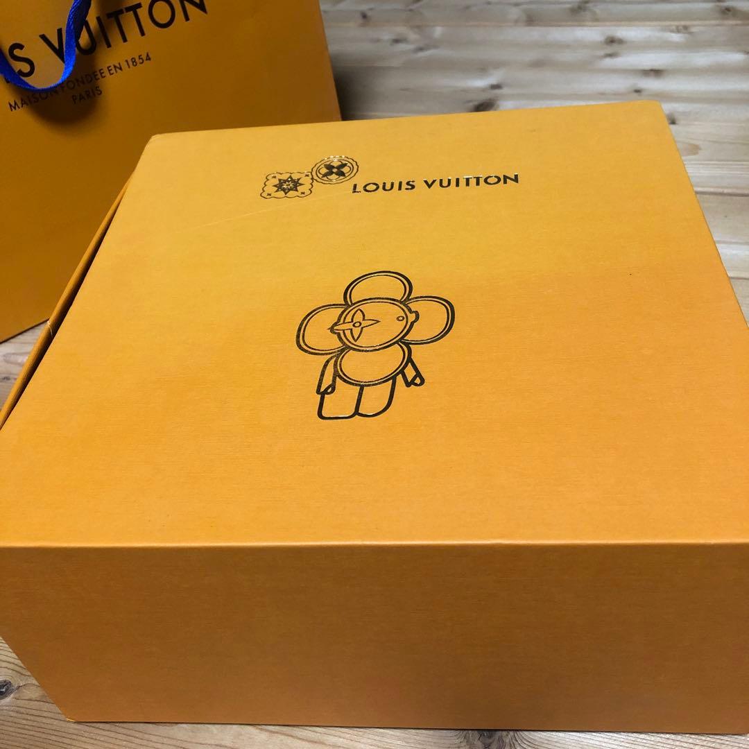 Louis Vuitton ❤️ノベルティフラワーモチーフ インテリア小物