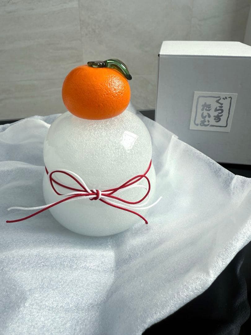 ※はなび【美品】つぶつぶみかんのモチモチ鏡餅 グラスタイム 組紐付き