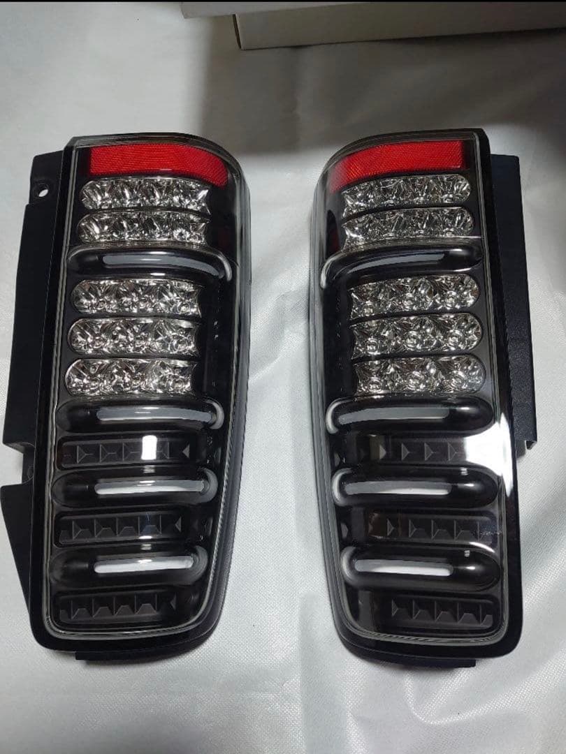 エムブロ　JB23 JM23 テールランプ　中古　流れるウィンカー切り替え可能