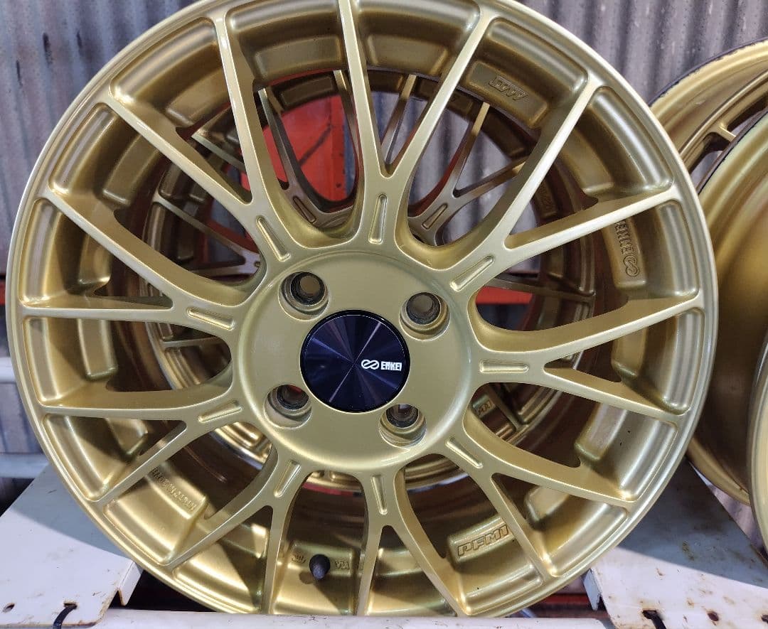 最終値下げ！エンケイPerformanceLine PFM1　15インチ4本