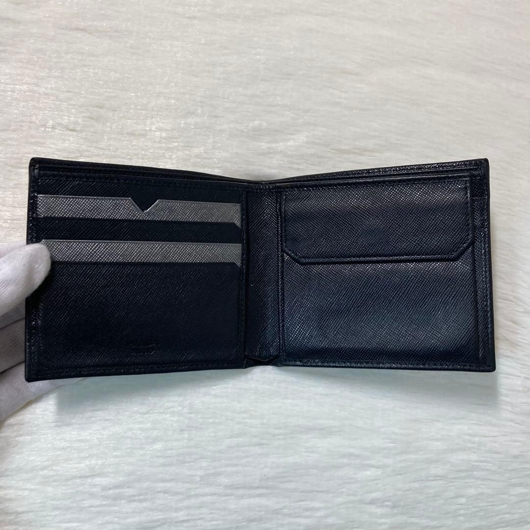 お買い得品　美品　PRADA プラダ　二つ折り　銀　黒　小銭入れ　折り財布　財布