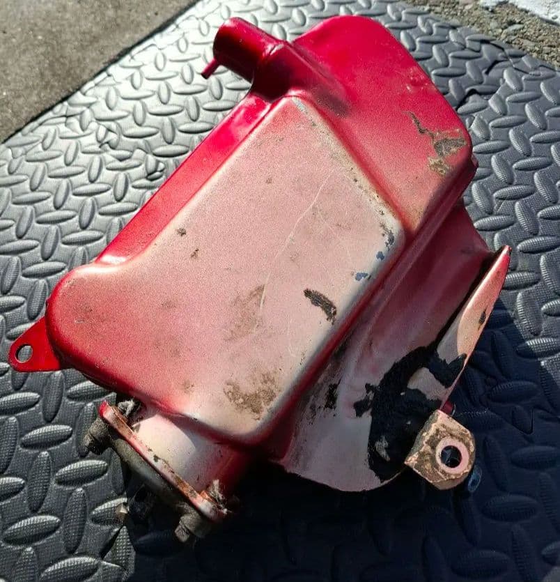 カワサキW1 650オイルタンク 赤