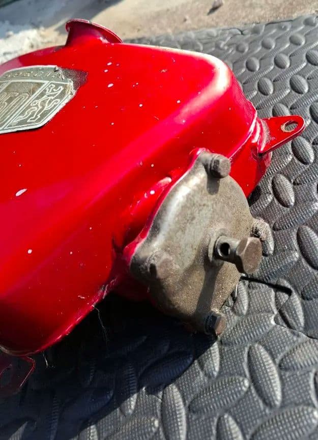 カワサキW1 650オイルタンク 赤