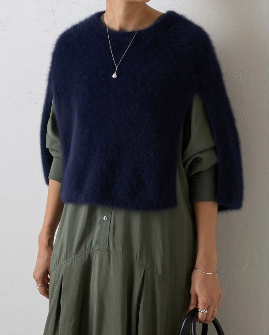 BEARDSLEY ファーニットポンチョ ネイビー