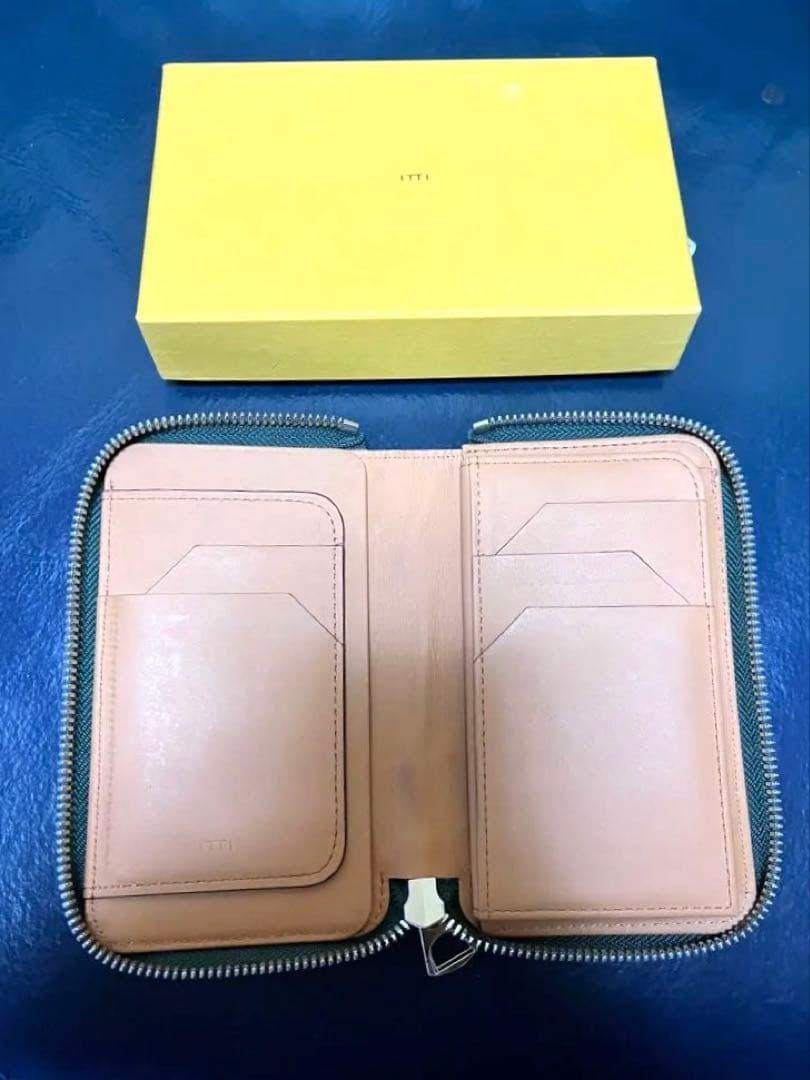 ITTI CRISTY SMART MID WLT コノリーレザー