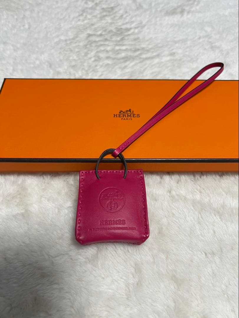 エルメス　チャーム　サックオランジュ　ローズメキシコ