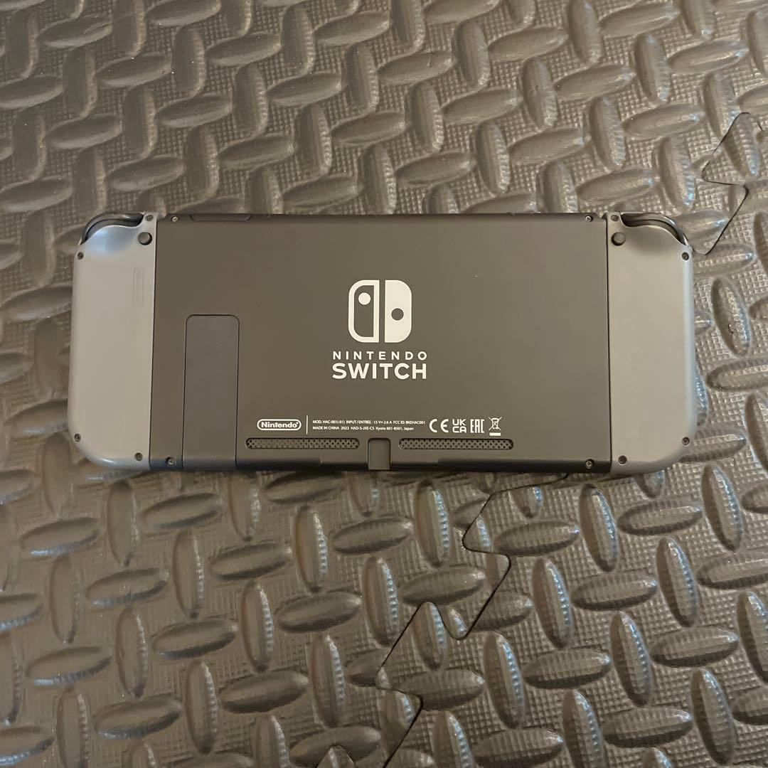 リナ　Nintendo Switch 本体 + コントローラー2個