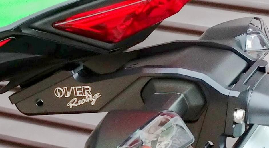 ＊追加＊ZX-25R OVER Racing フェンダーレスキット 美品