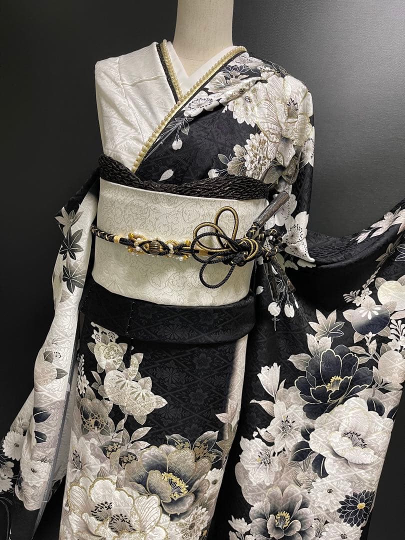 クール系モノトーンコーデ 振袖＋帯揚げ＋帯締め【白金彩刺繍振袖◆吉祥花】