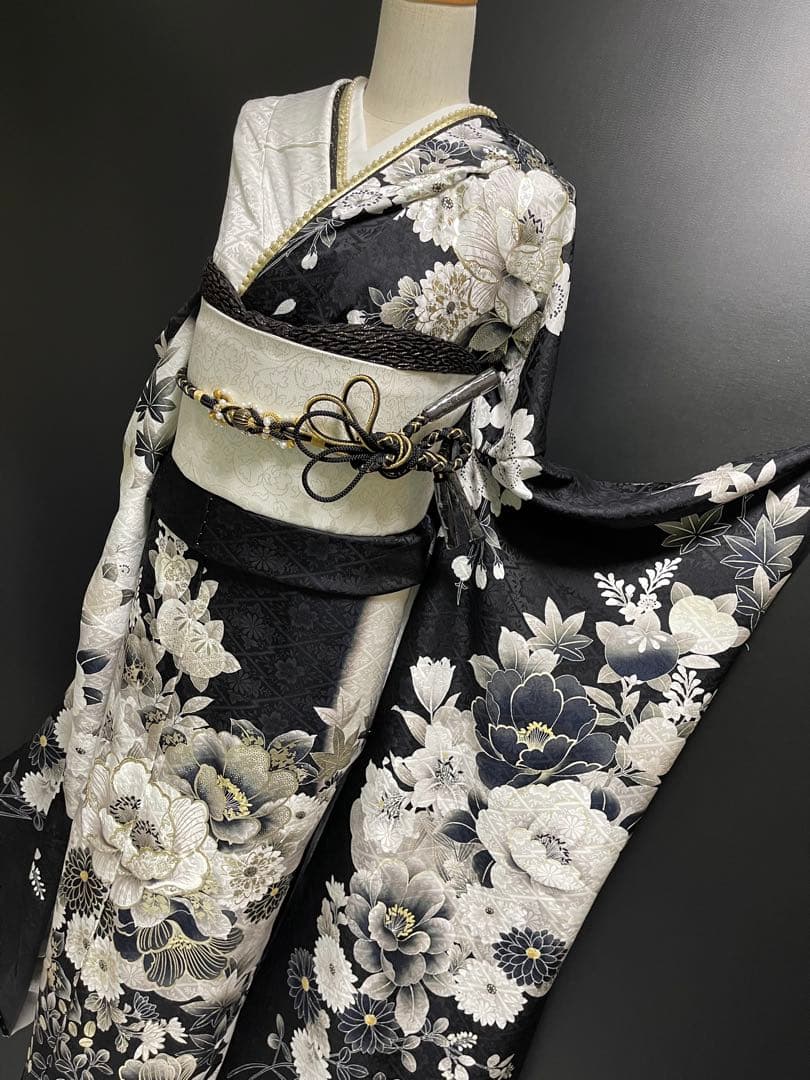 クール系モノトーンコーデ 振袖＋帯揚げ＋帯締め【白金彩刺繍振袖◆吉祥花】