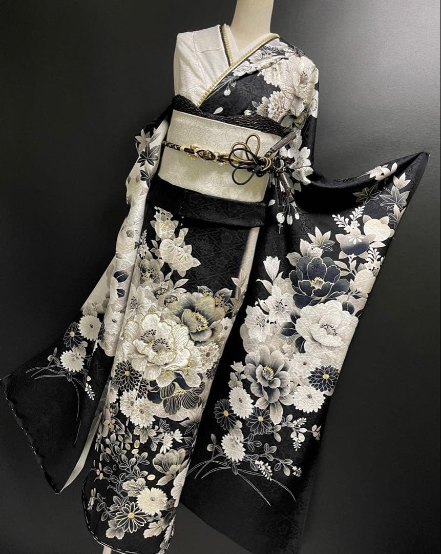クール系モノトーンコーデ 振袖＋帯揚げ＋帯締め【白金彩刺繍振袖◆吉祥花】