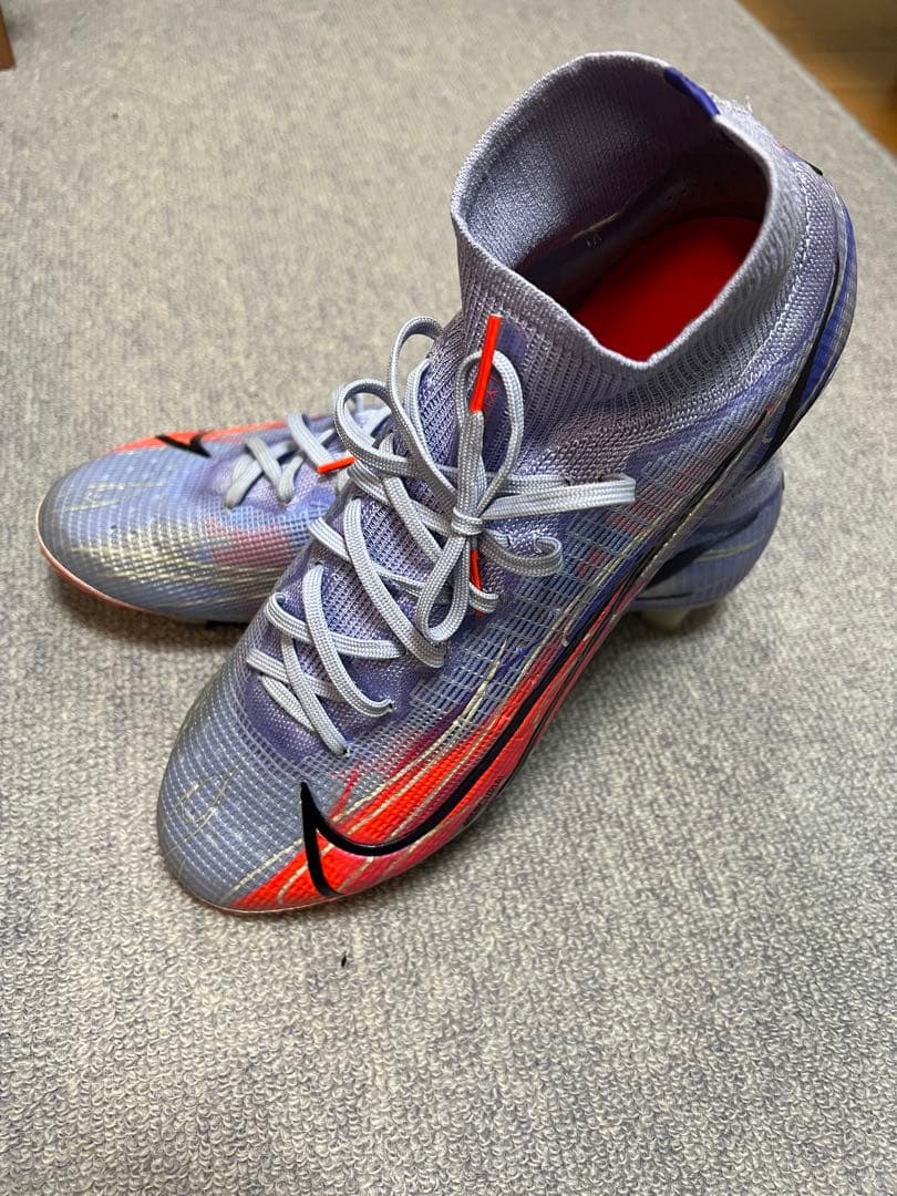 (美品)Nike Mercurial ハイカットサッカーシューズ グレー/レッド