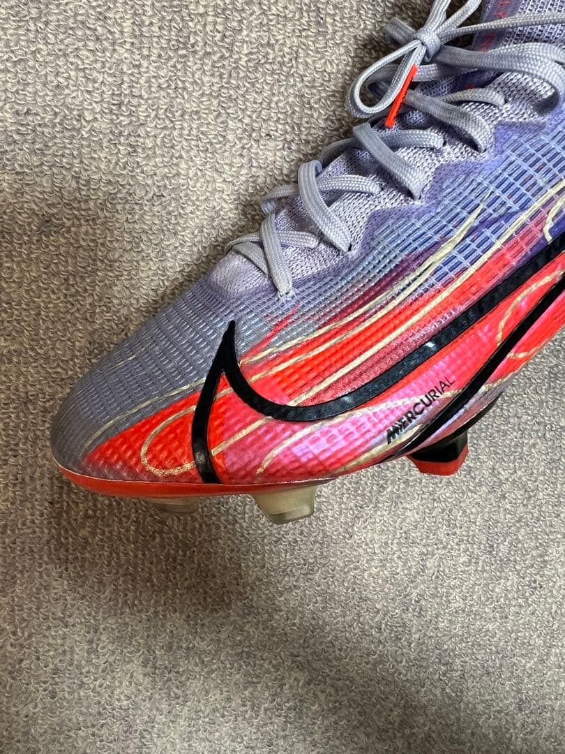 (美品)Nike Mercurial ハイカットサッカーシューズ グレー/レッド