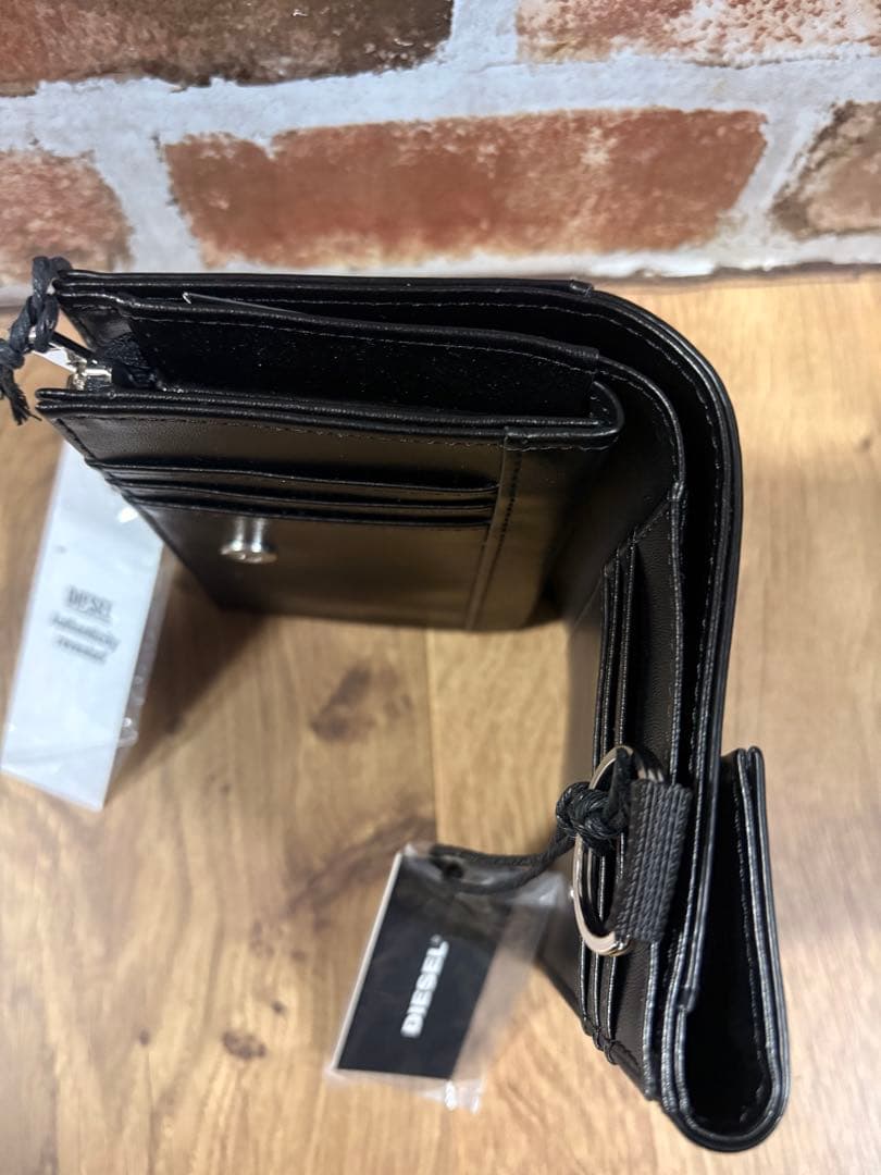 DIESEL 新品タグ付き　ブラック 二つ折り財布
