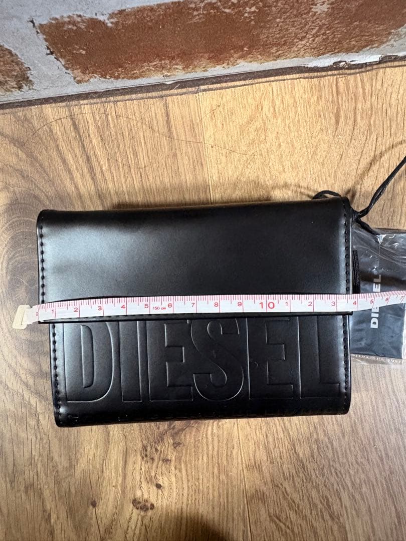DIESEL 新品タグ付き　ブラック 二つ折り財布