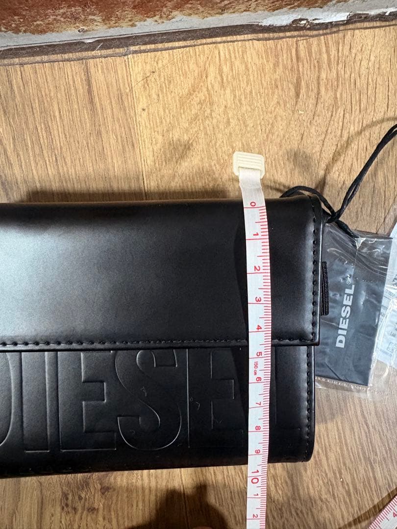 DIESEL 新品タグ付き　ブラック 二つ折り財布