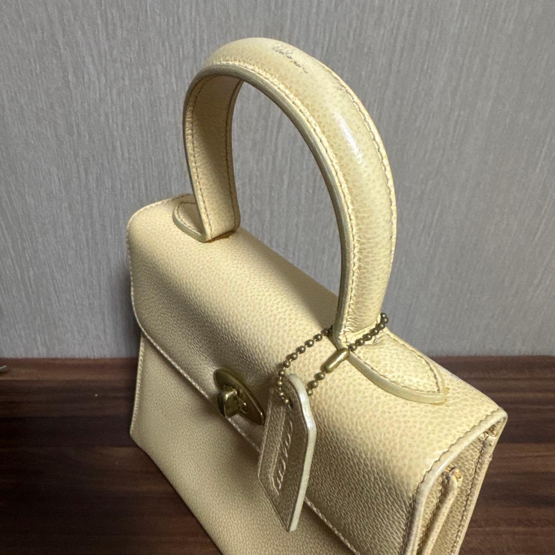 希少 オールドコーチ ショルダーバック 4413 ベージュ ゴールド金具