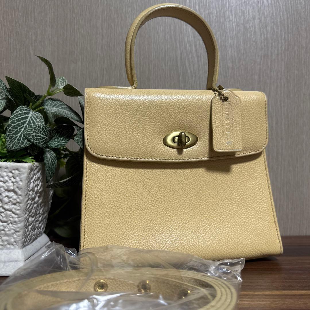 希少 オールドコーチ ショルダーバック 4413 ベージュ ゴールド金具