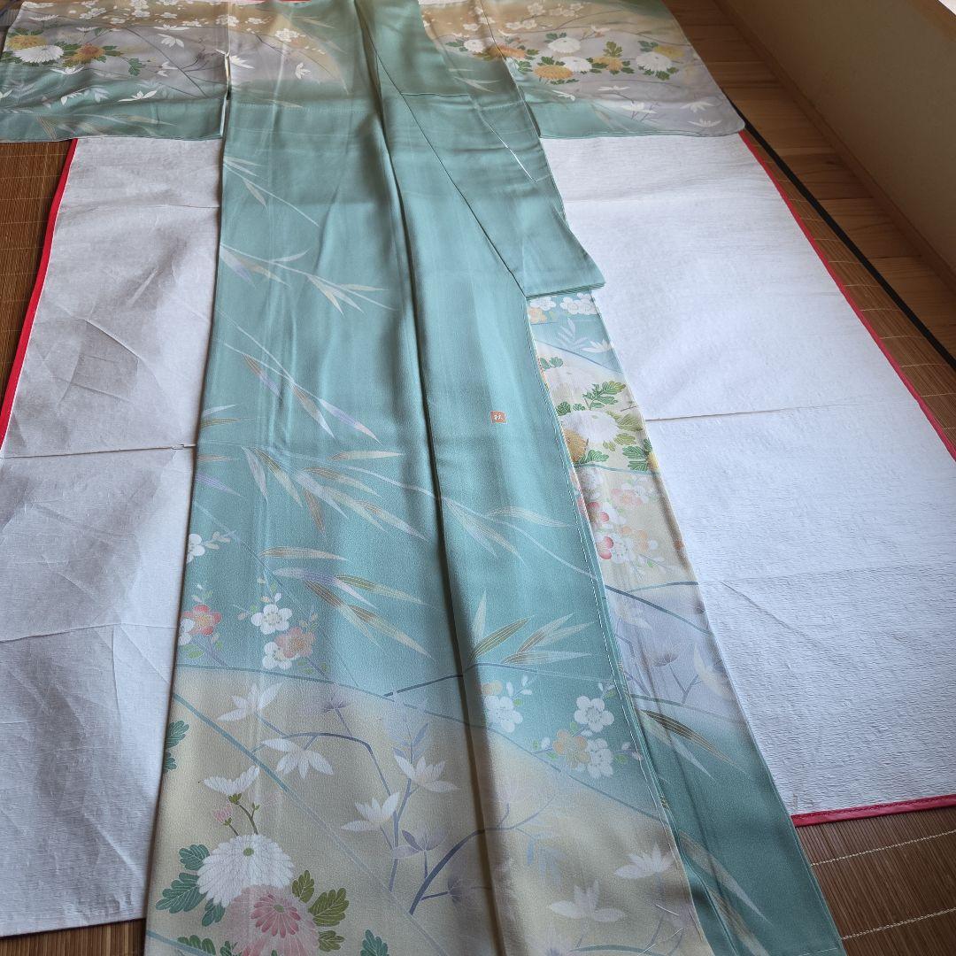 作家物　はんなりとした品の良さ　水浅葱色の染め訪問着