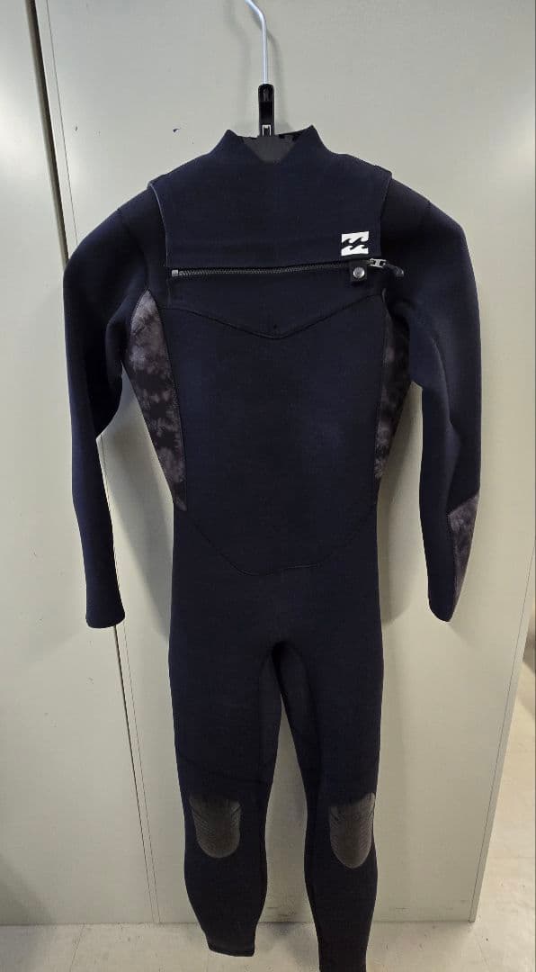 BILLABONG ウエットスーツ　サイズXLR　ハンガー付き