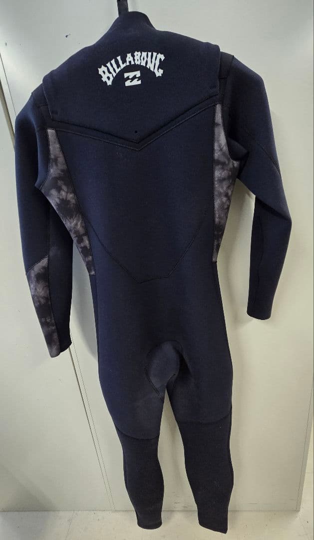 BILLABONG ウエットスーツ　サイズXLR　ハンガー付き