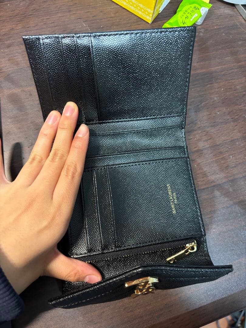サンローラン キャビアスキン 三つ折り 財布