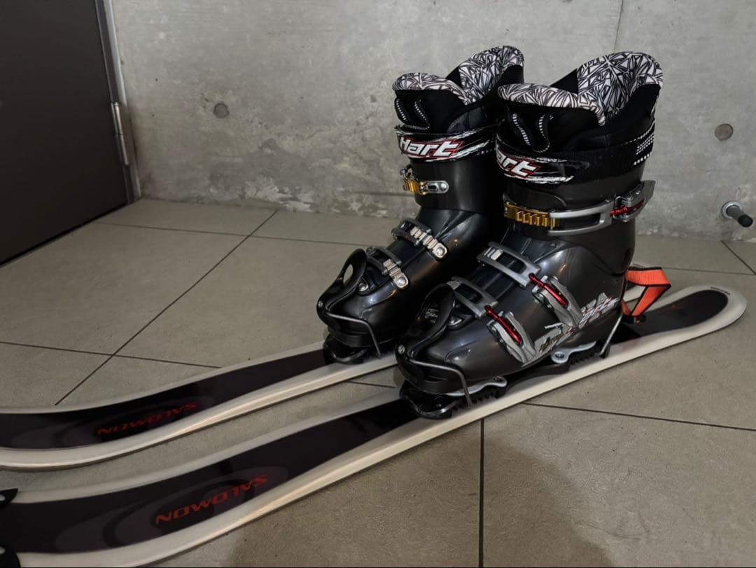 Hart スキー靴とSALOMONファンスキー板 セット